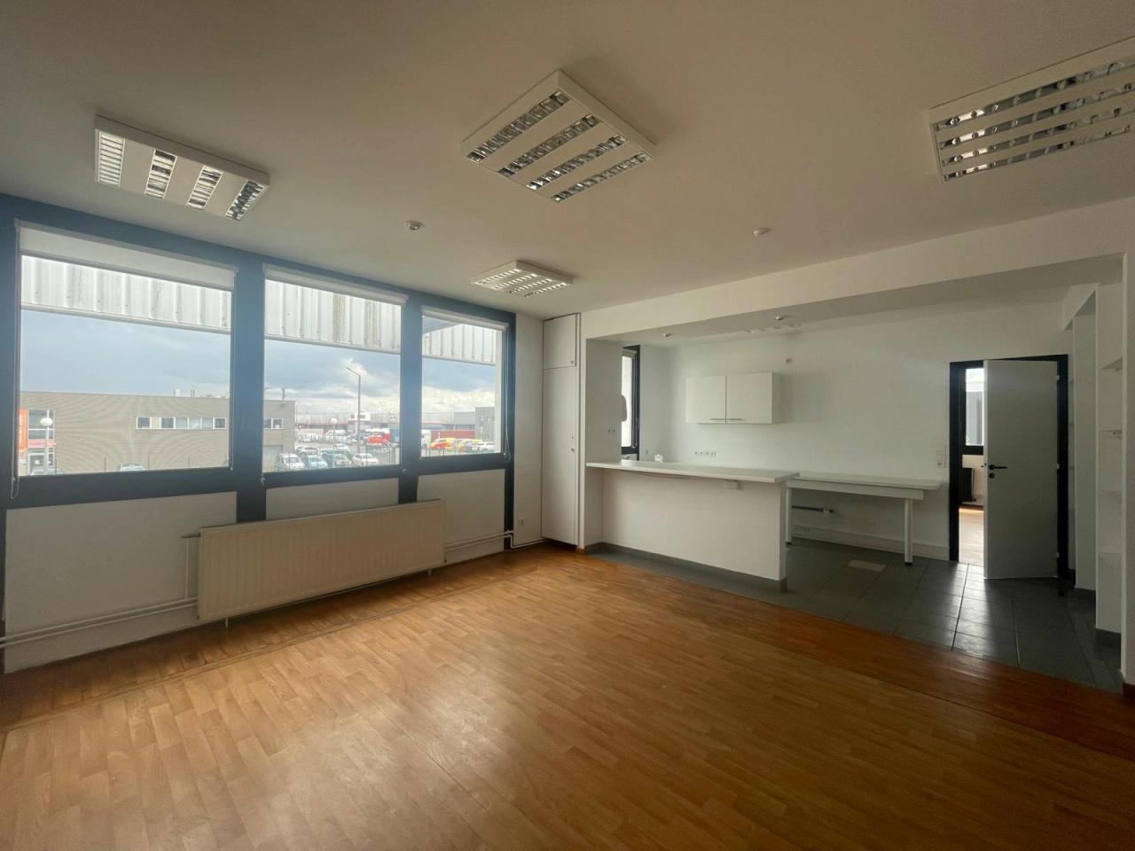 Local d'activité Lesquin 700m² Location local d'activité Lesquin Nord OLACT2419789 8